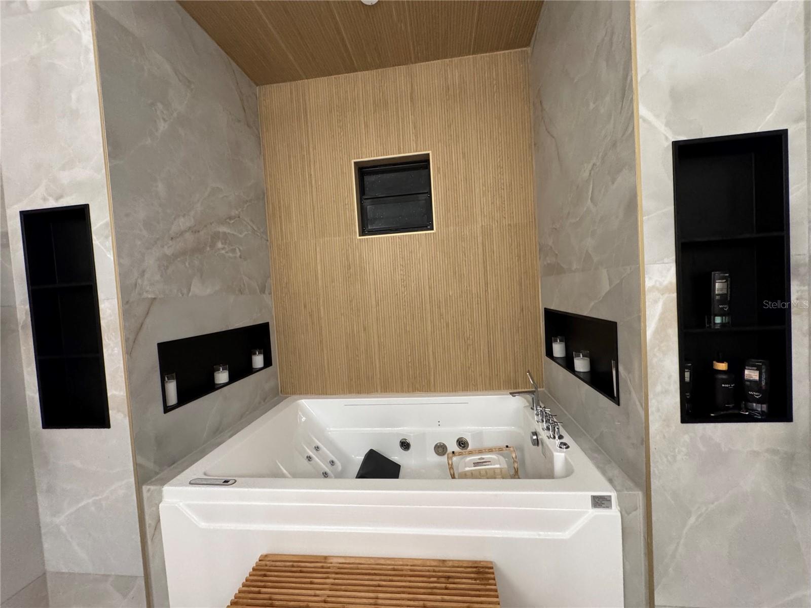 TROJAN TOWN - Residential