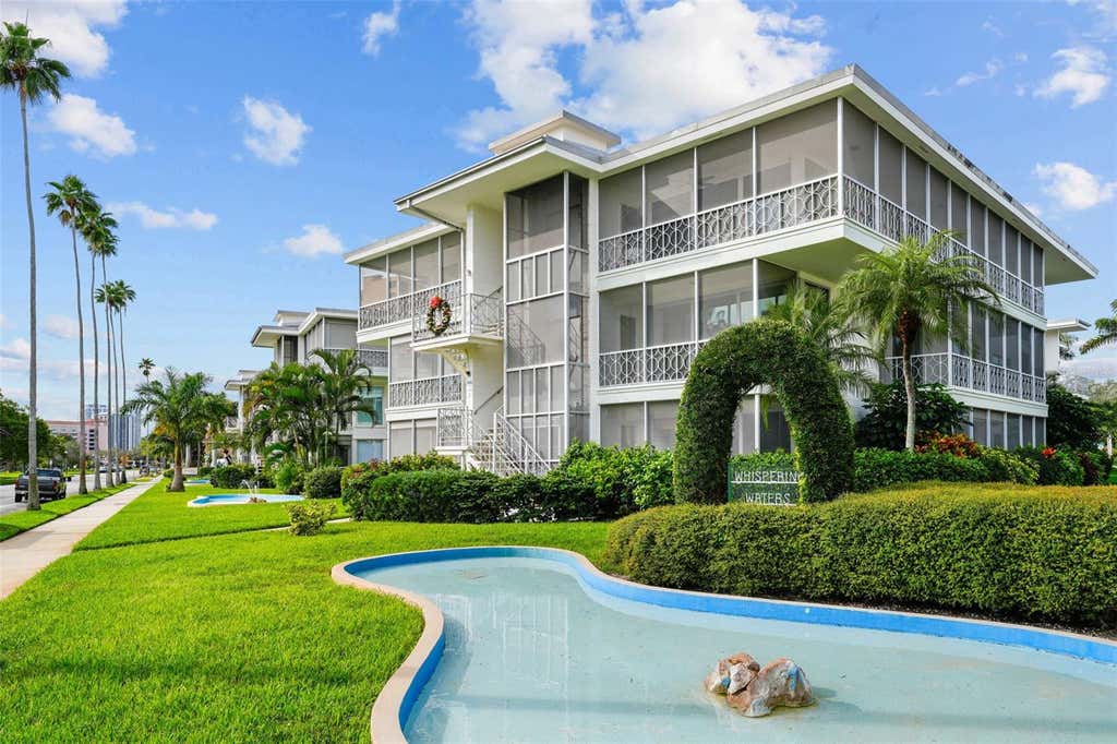 Photo of 615 10th Avenue NE #4, St Petersburg, FL 33701 (MLS # TB8539038)