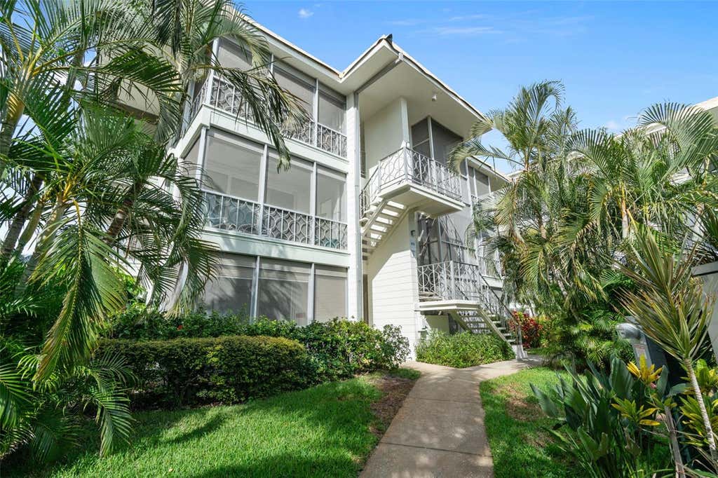 Photo of 615 10th Avenue NE #4, St Petersburg, FL 33701 (MLS # TB8539038)