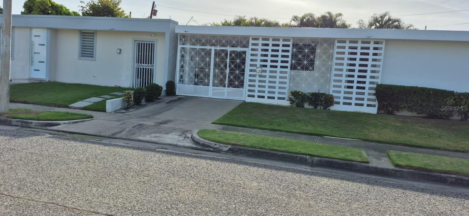 M-44 CALLE LUZ DIVINA JARDINES FAGOT