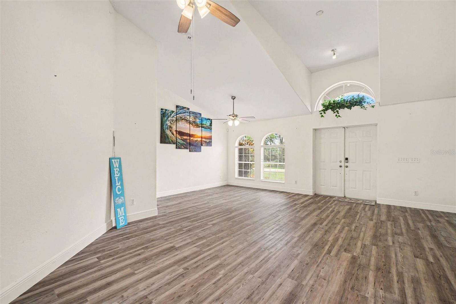 405 POINSETTIA AVENUE