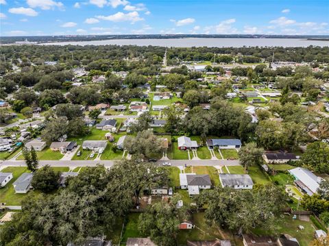 A home in LAKELAND