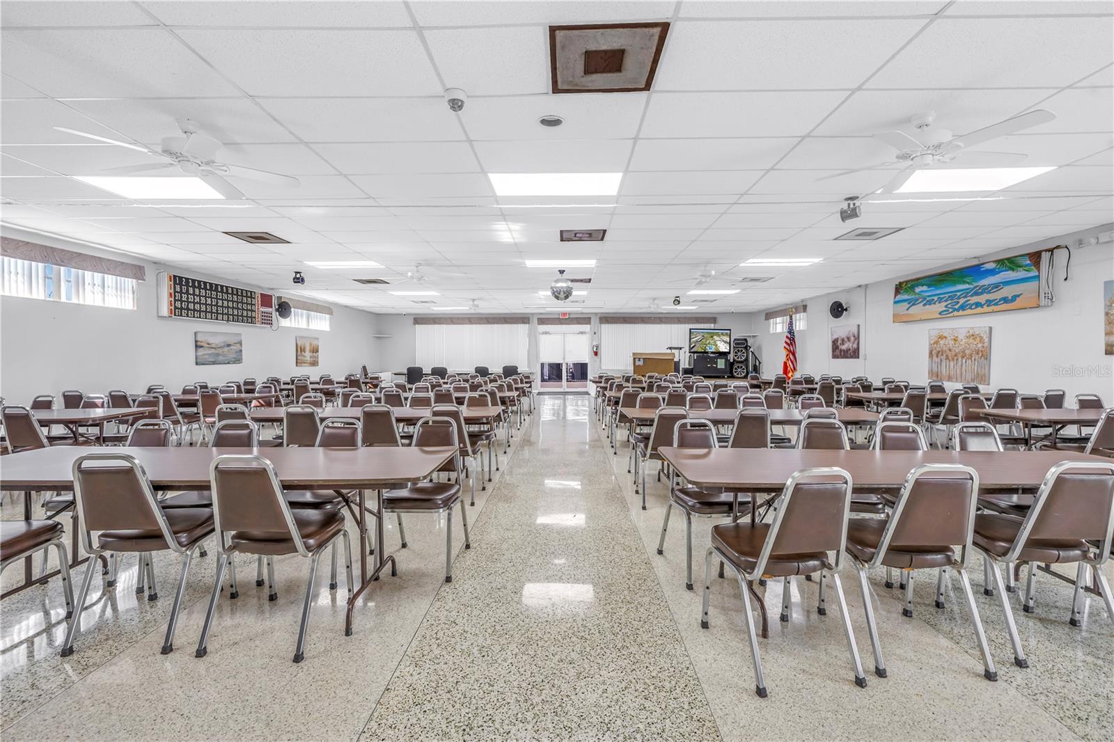 PARADISE SHORES - Residential