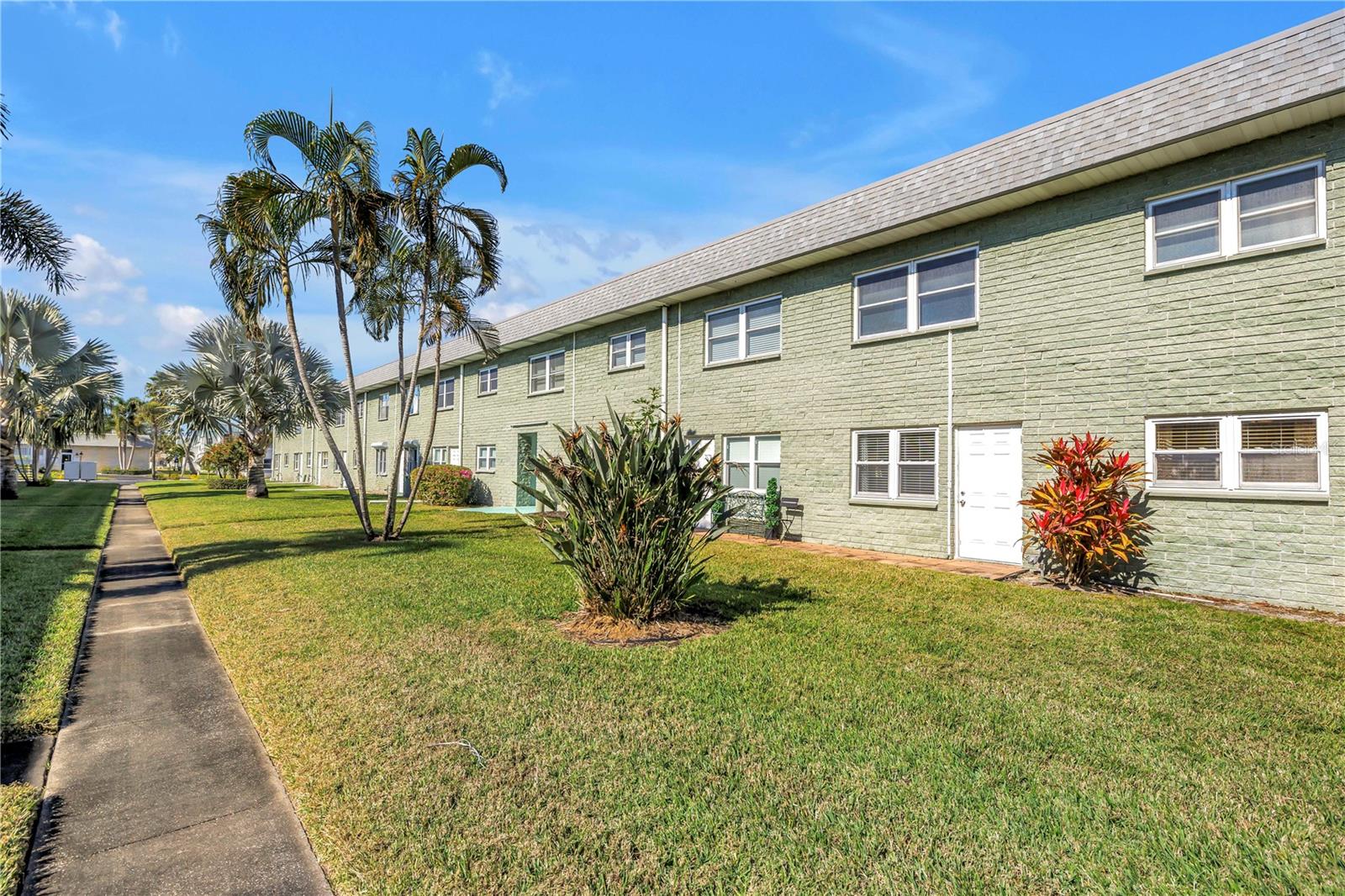 PARADISE SHORES - Residential