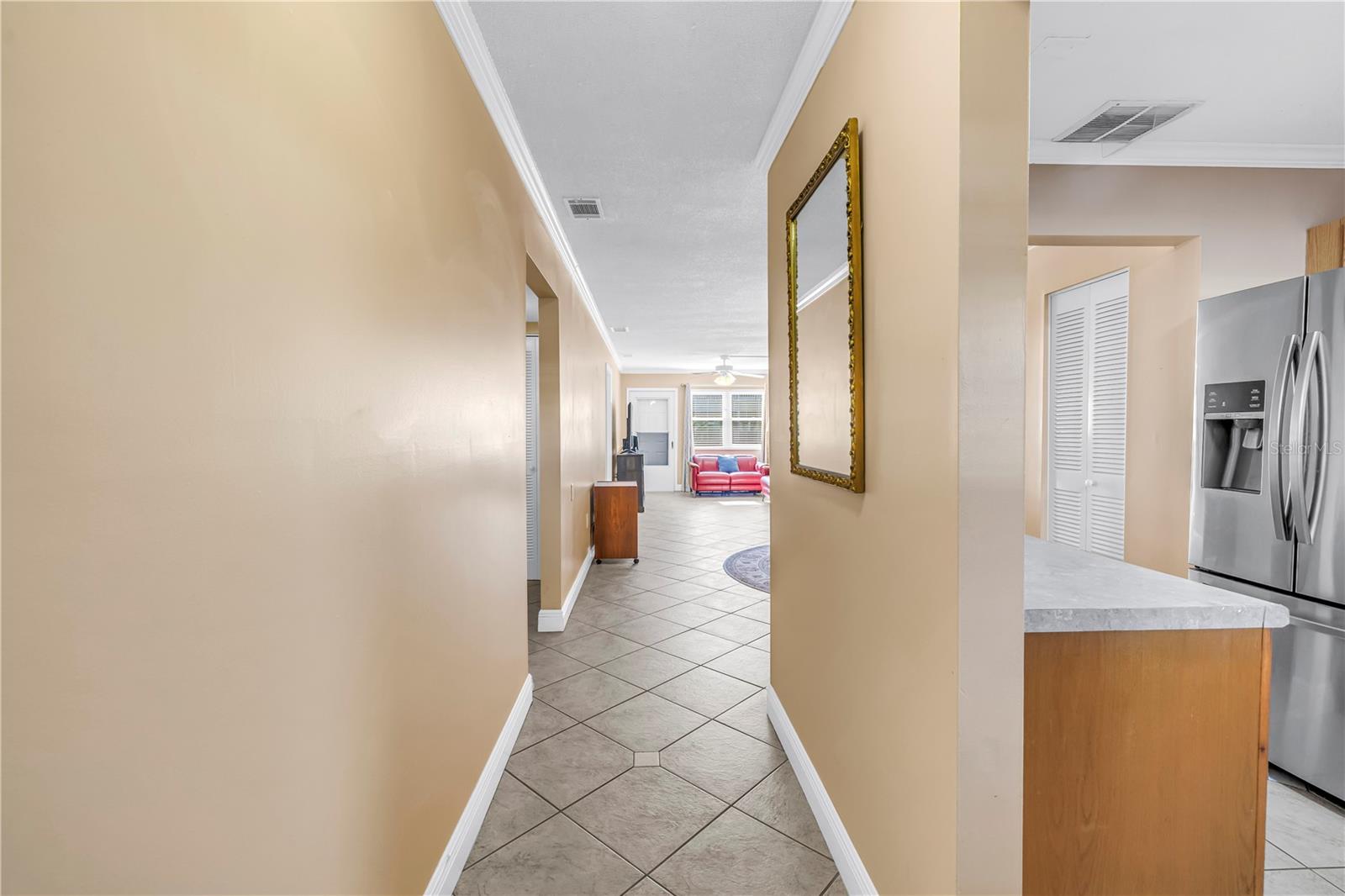 PARADISE SHORES - Residential