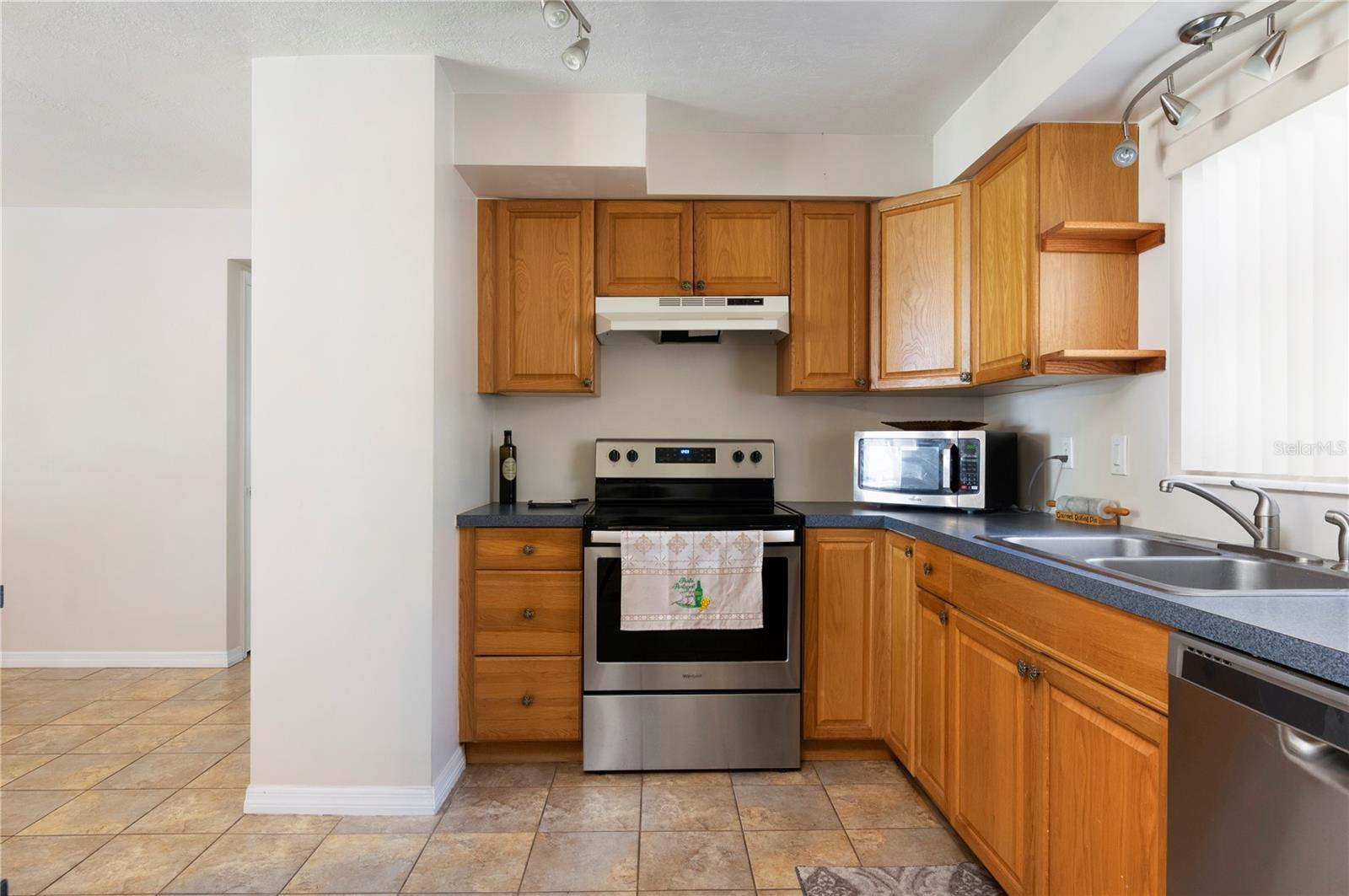 FAIRVIEW ESTATES - Residential