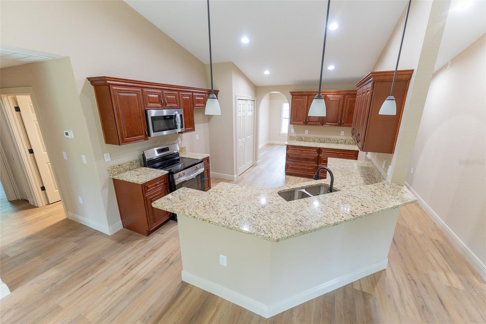 RAINBOW LAKES ESTATE - Residential