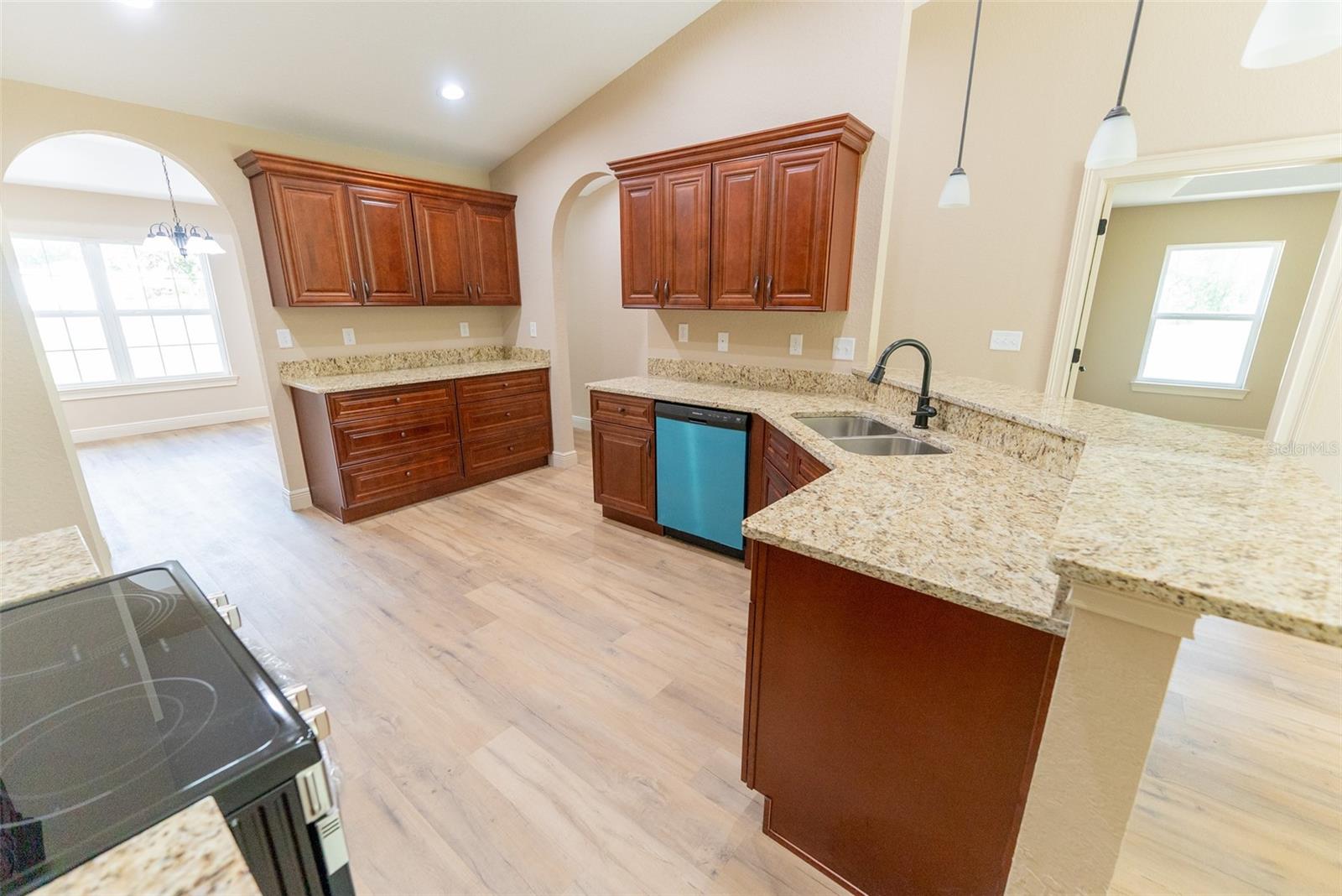 RAINBOW LAKES ESTATE - Residential