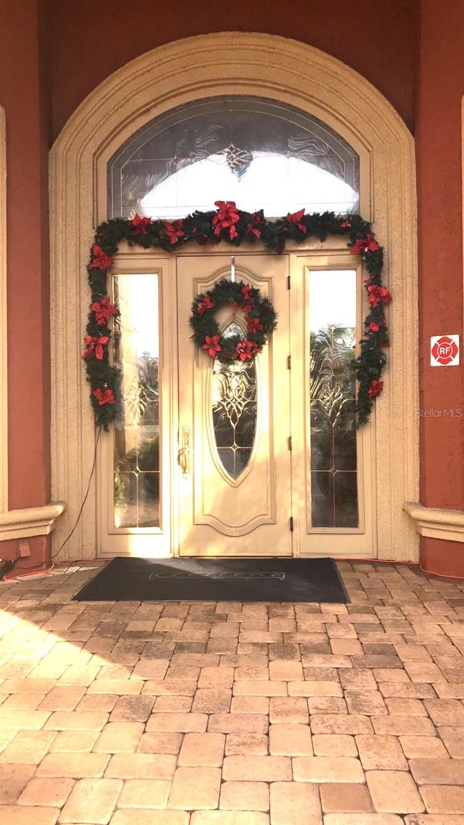 CRESCENT PLACE AT LAKE LOTUS CONDO - Residential Lease