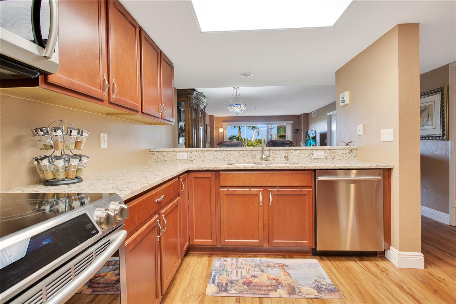 4 OCEANS WEST BOULEVARD 301B