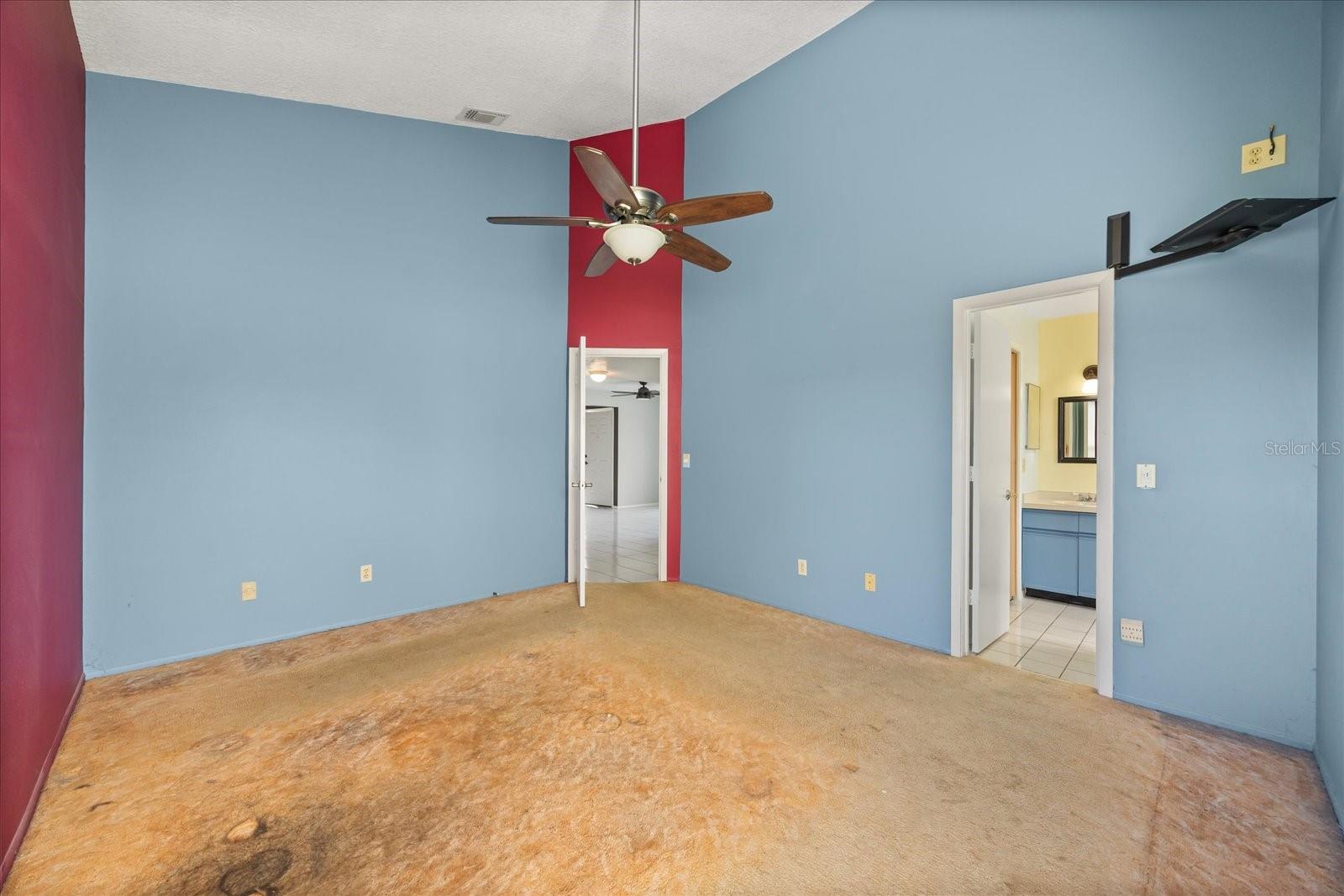 WHISPER LAKES - Residential