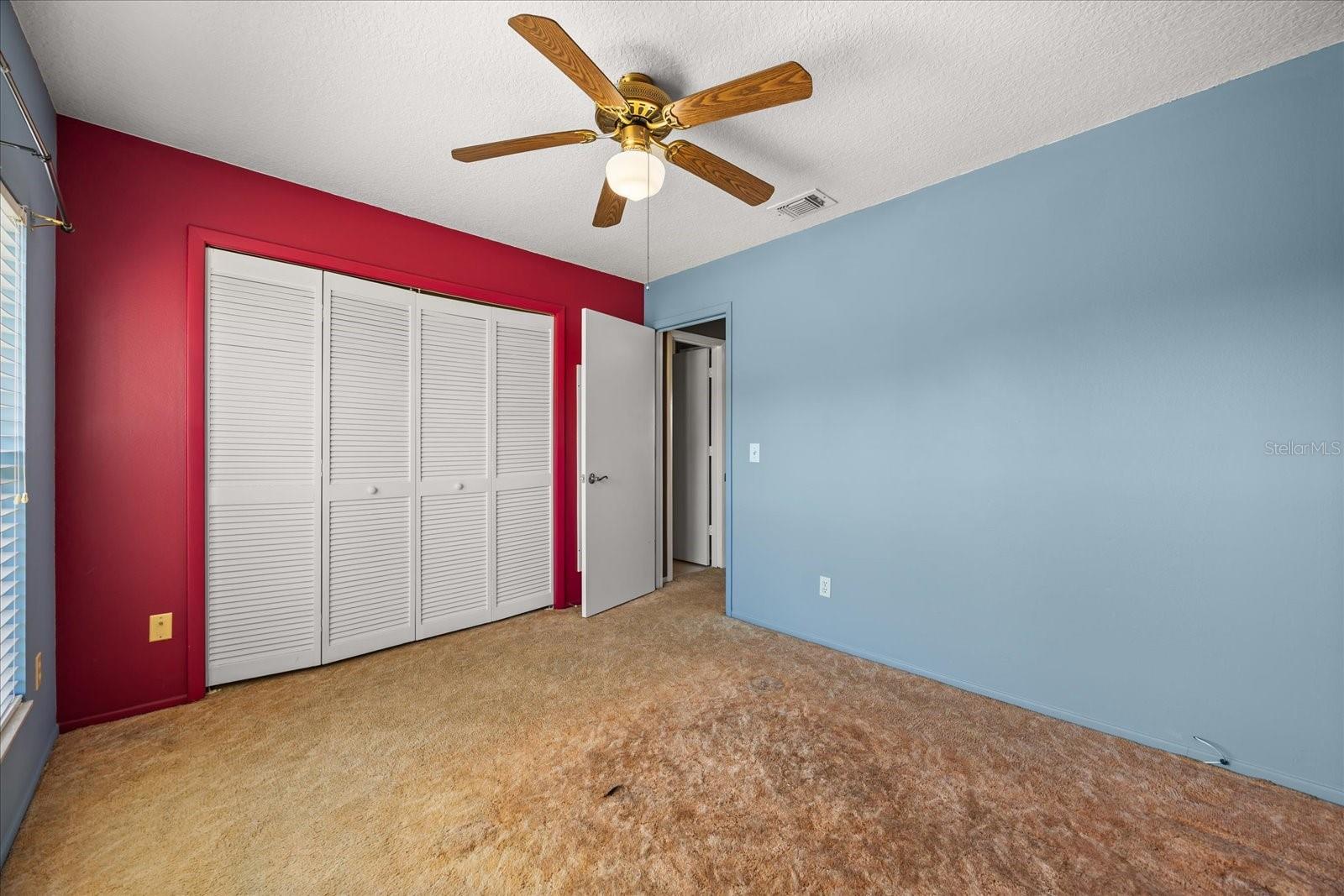 WHISPER LAKES - Residential