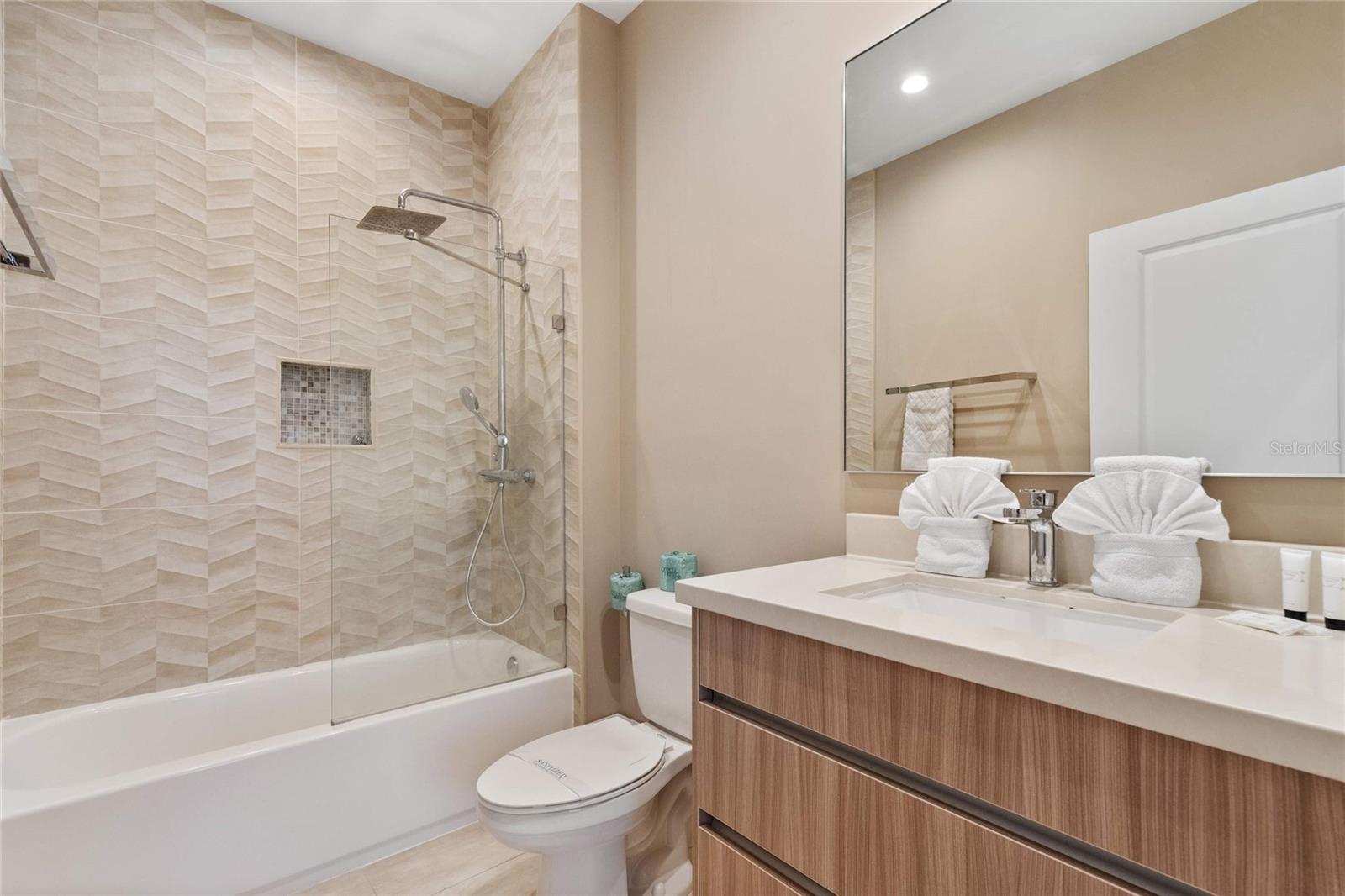 MAGIC VILLAGE RESORT - Residential Lease