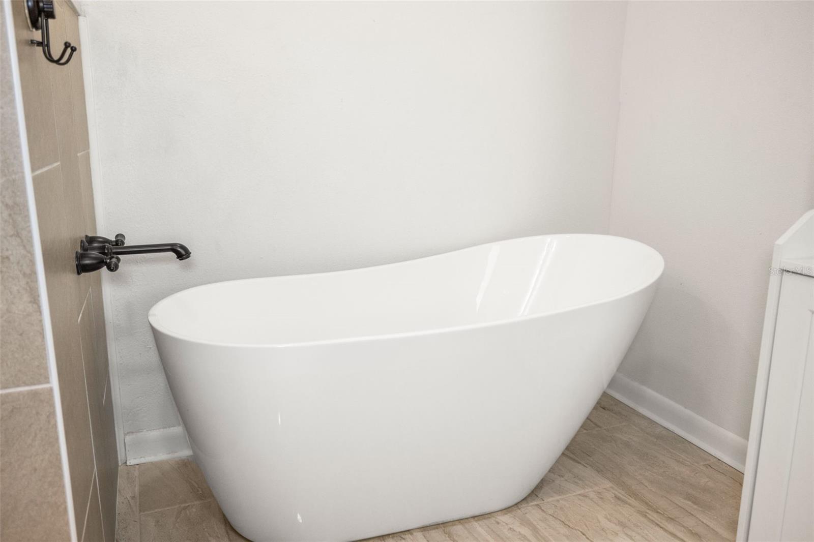 BRAEMOOR GROVE - Residential