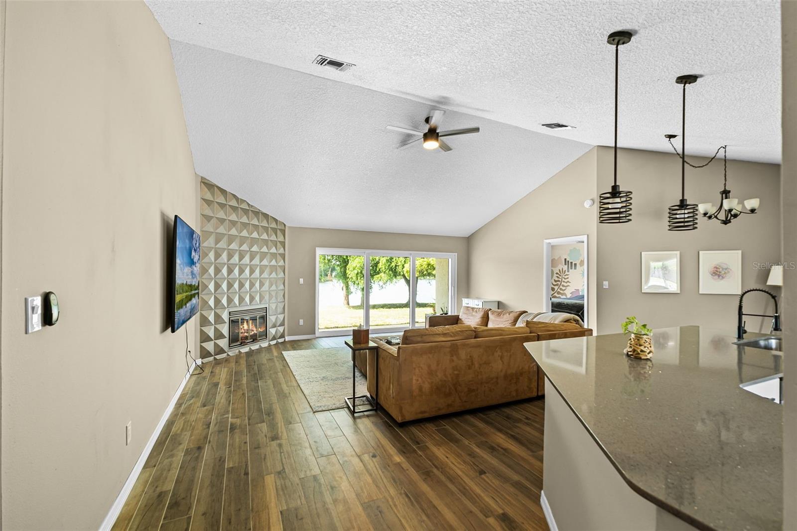 GREENWOOD LAKES UNIT 3 - Residential Lease