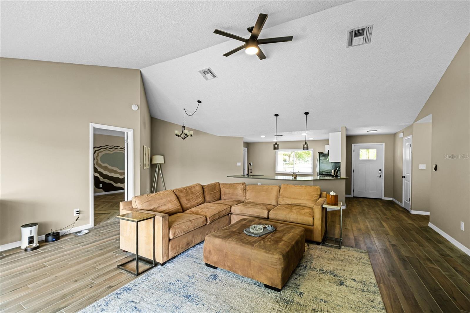 GREENWOOD LAKES UNIT 3 - Residential Lease