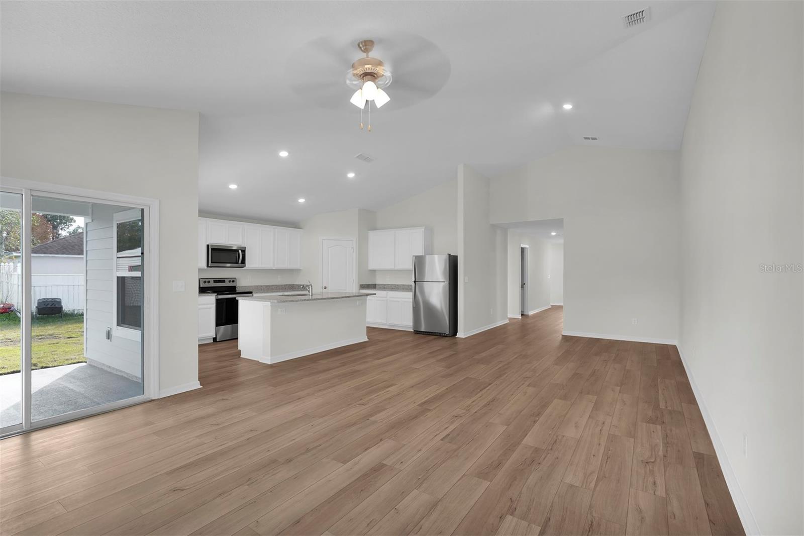 19 PINEAPPLE DRIVE