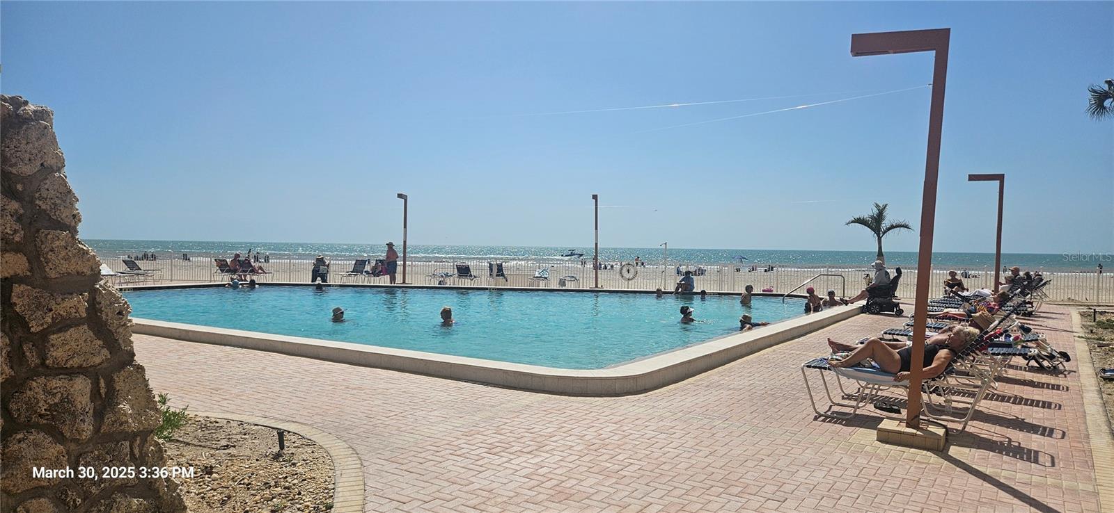 REDINGTON TOWERS BLDG 2 CONDO - Residential