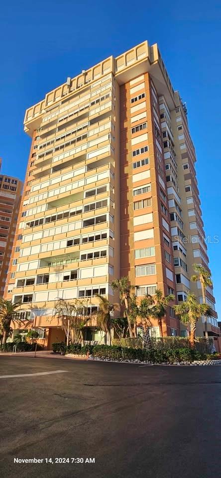 REDINGTON TOWERS BLDG 2 CONDO - Residential