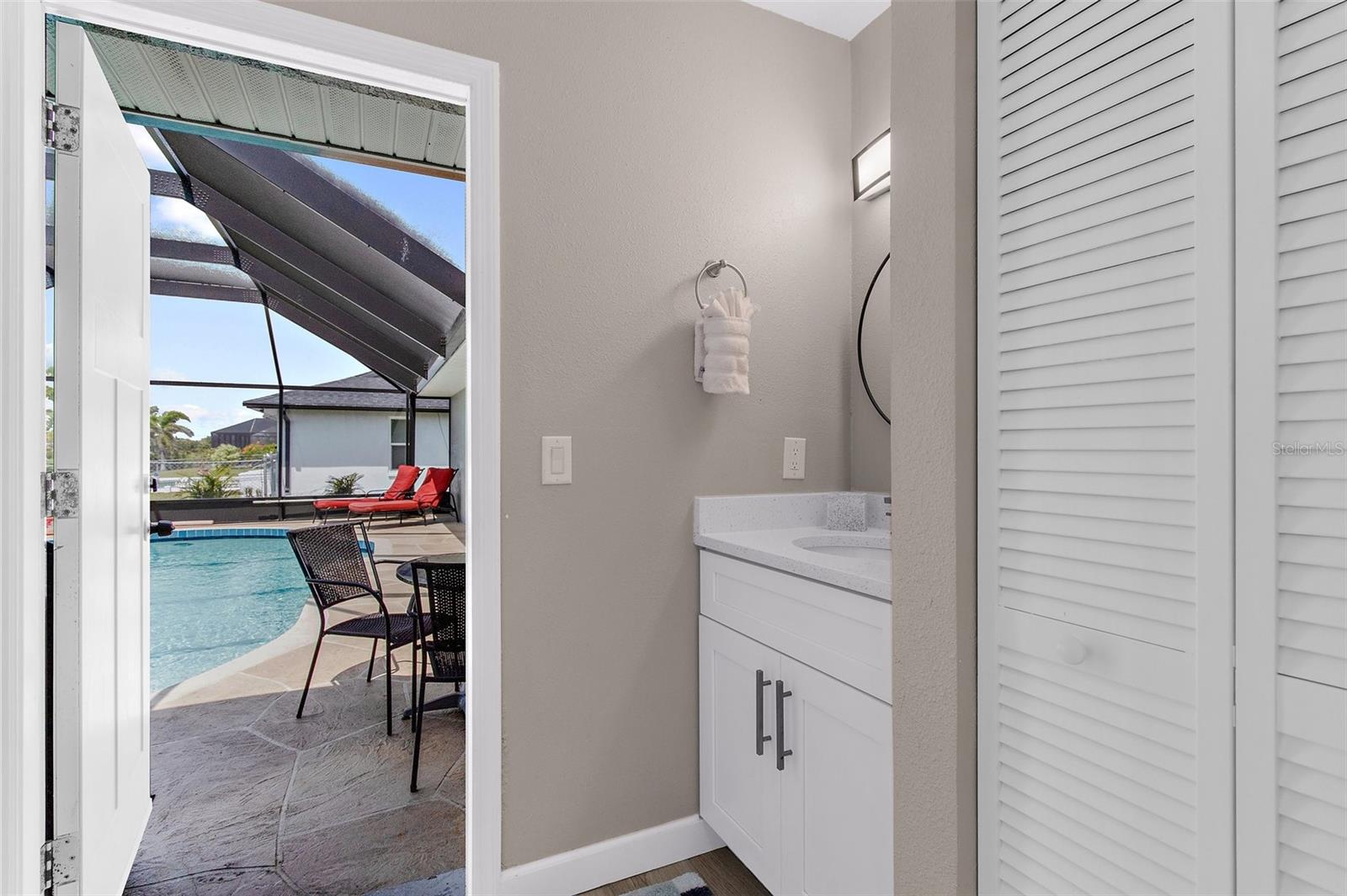 ROTONDA WEST PEBBLE BEACH - Residential