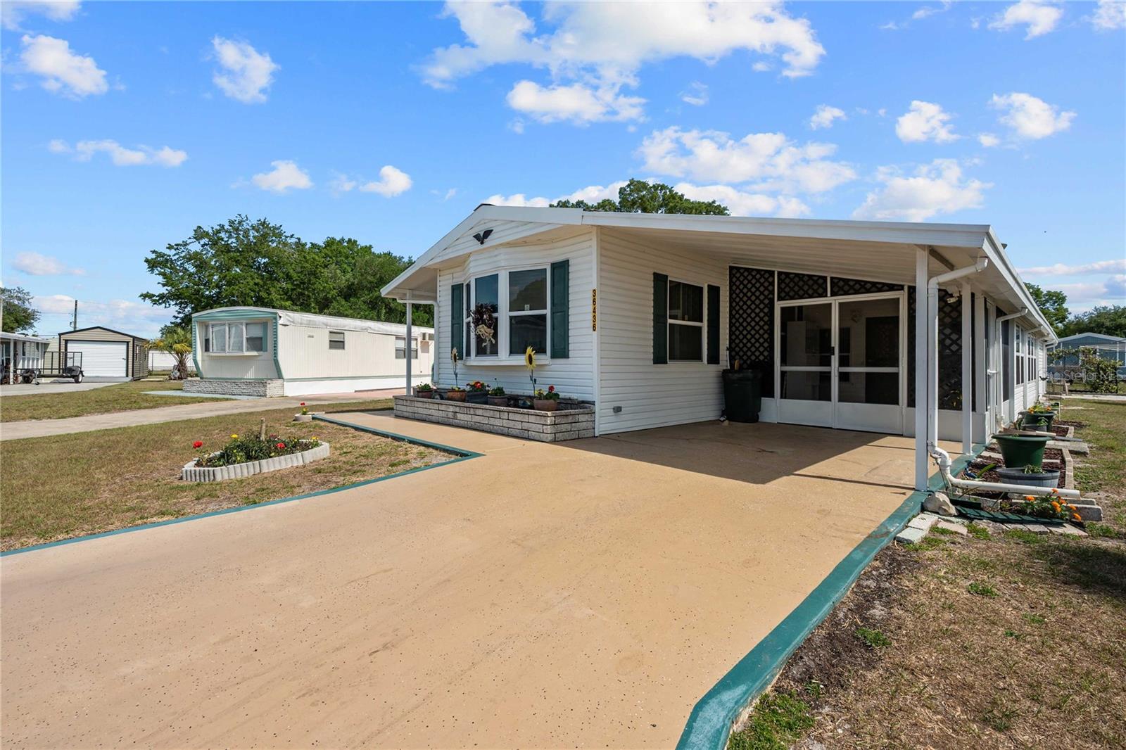 OAKS ROYAL MOBILE HOME SUB - Residential