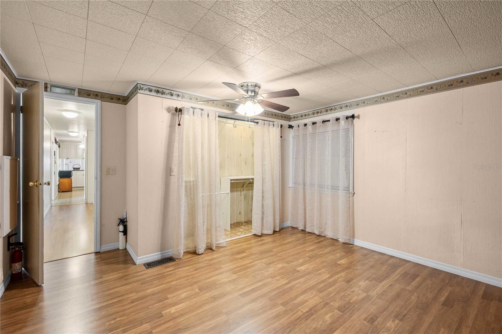 OAKS ROYAL MOBILE HOME SUB - Residential