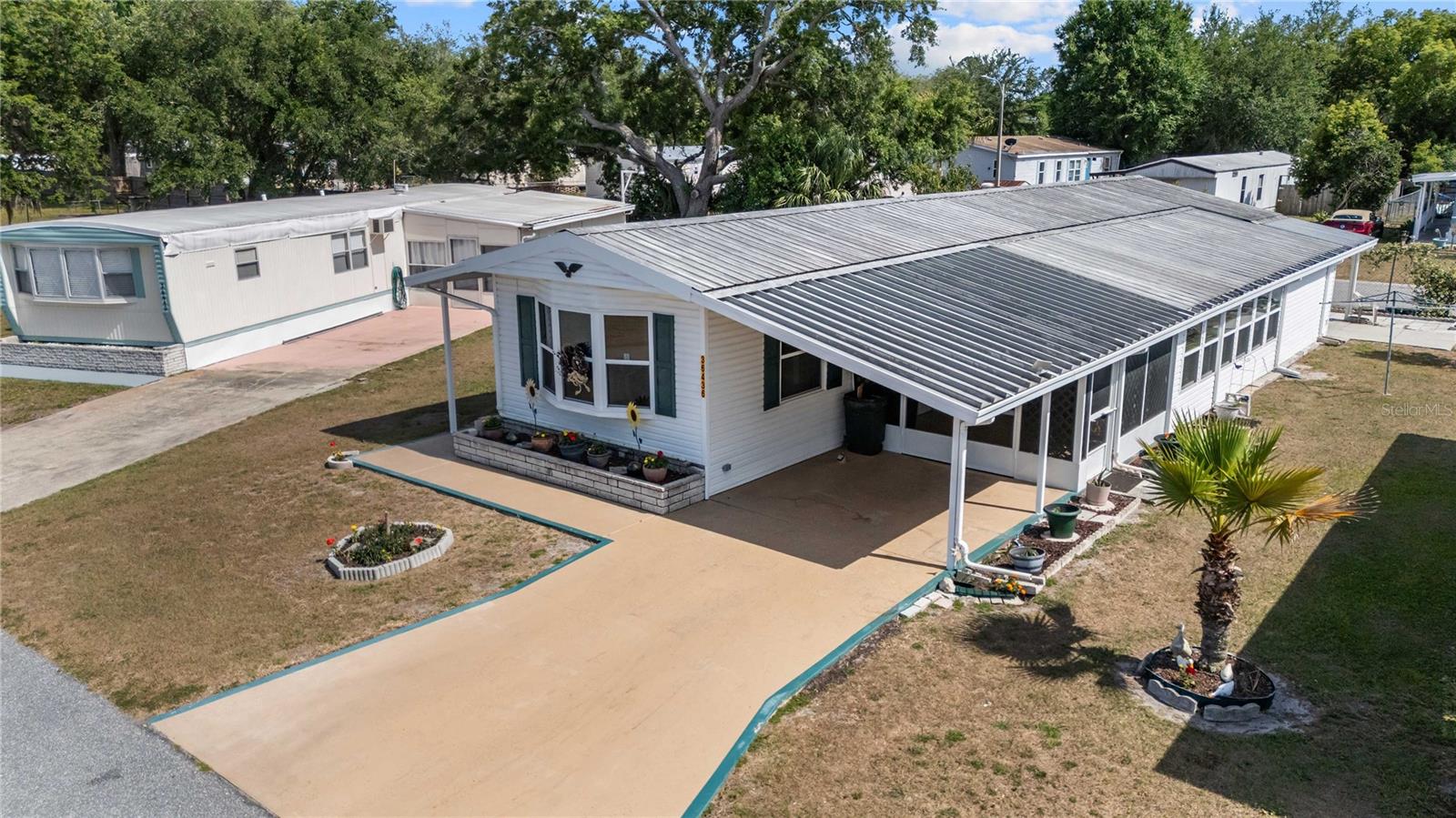 OAKS ROYAL MOBILE HOME SUB - Residential