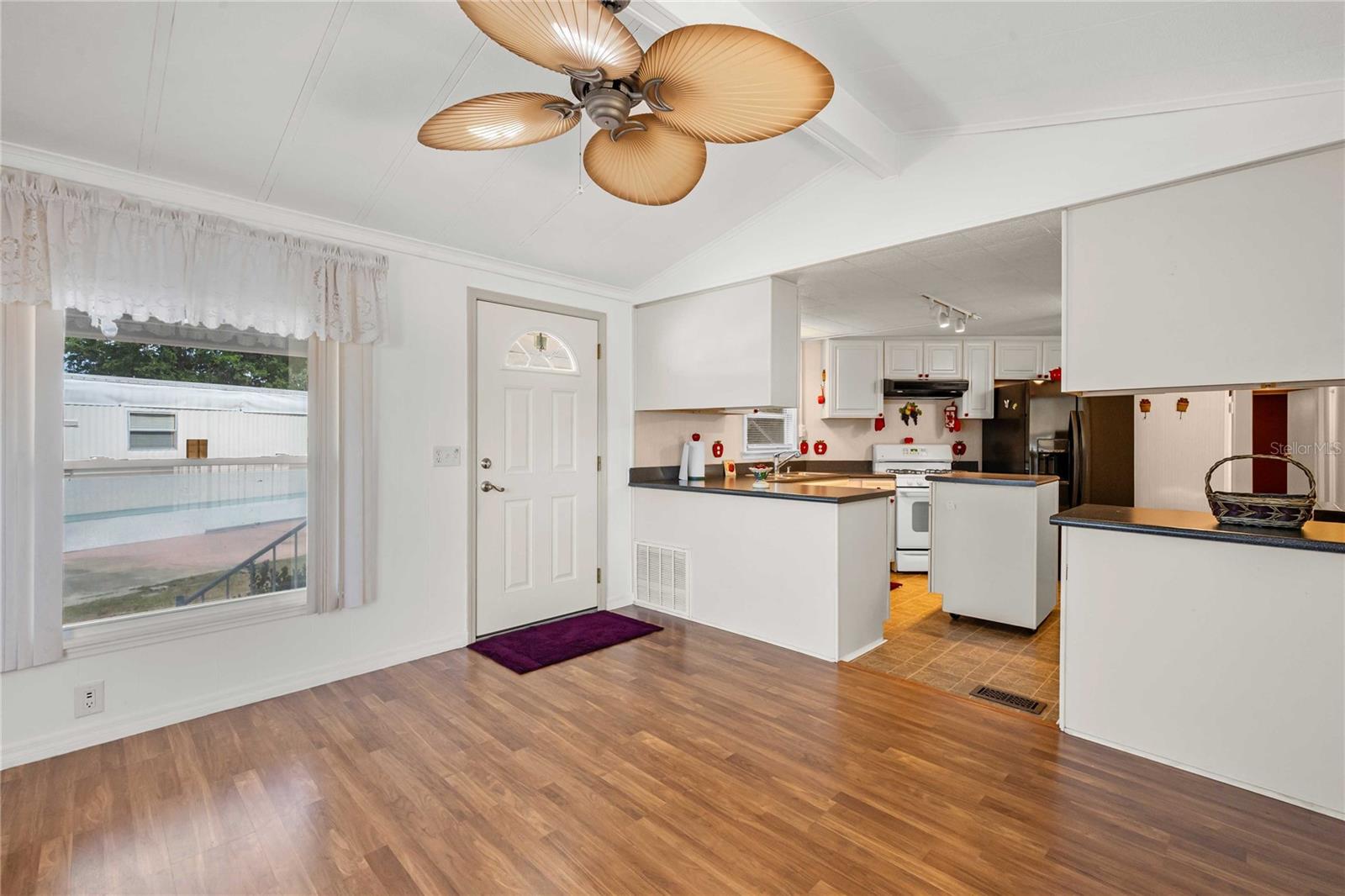 OAKS ROYAL MOBILE HOME SUB - Residential