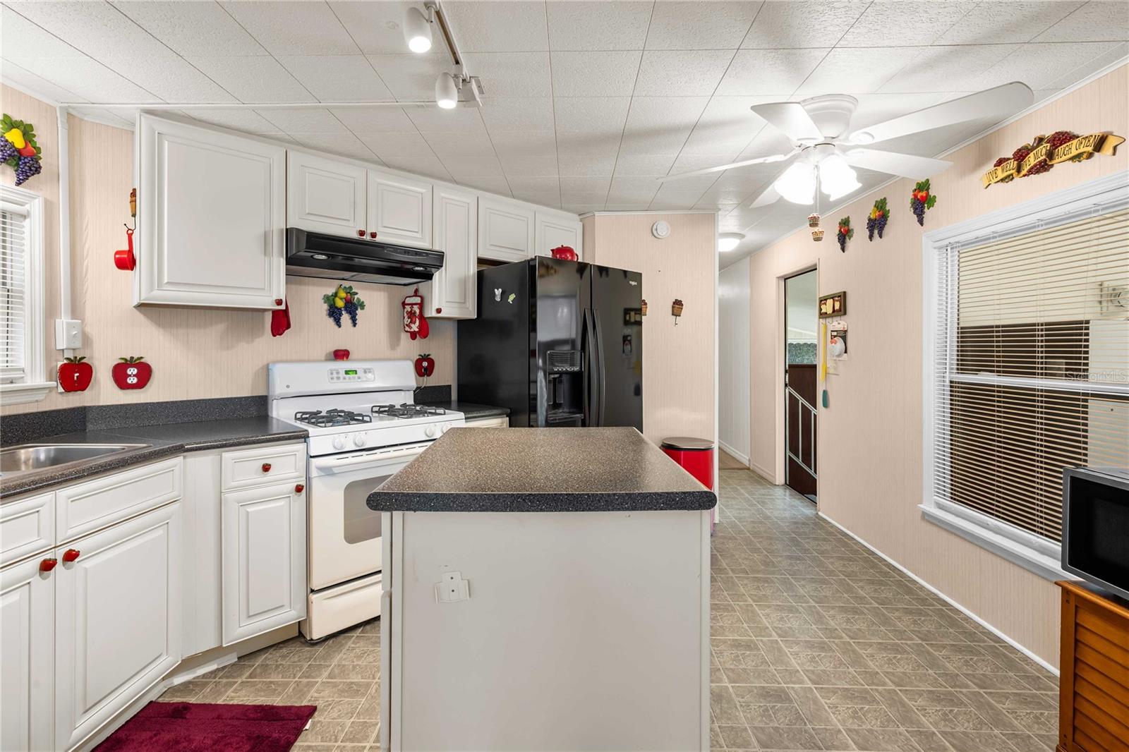 OAKS ROYAL MOBILE HOME SUB - Residential