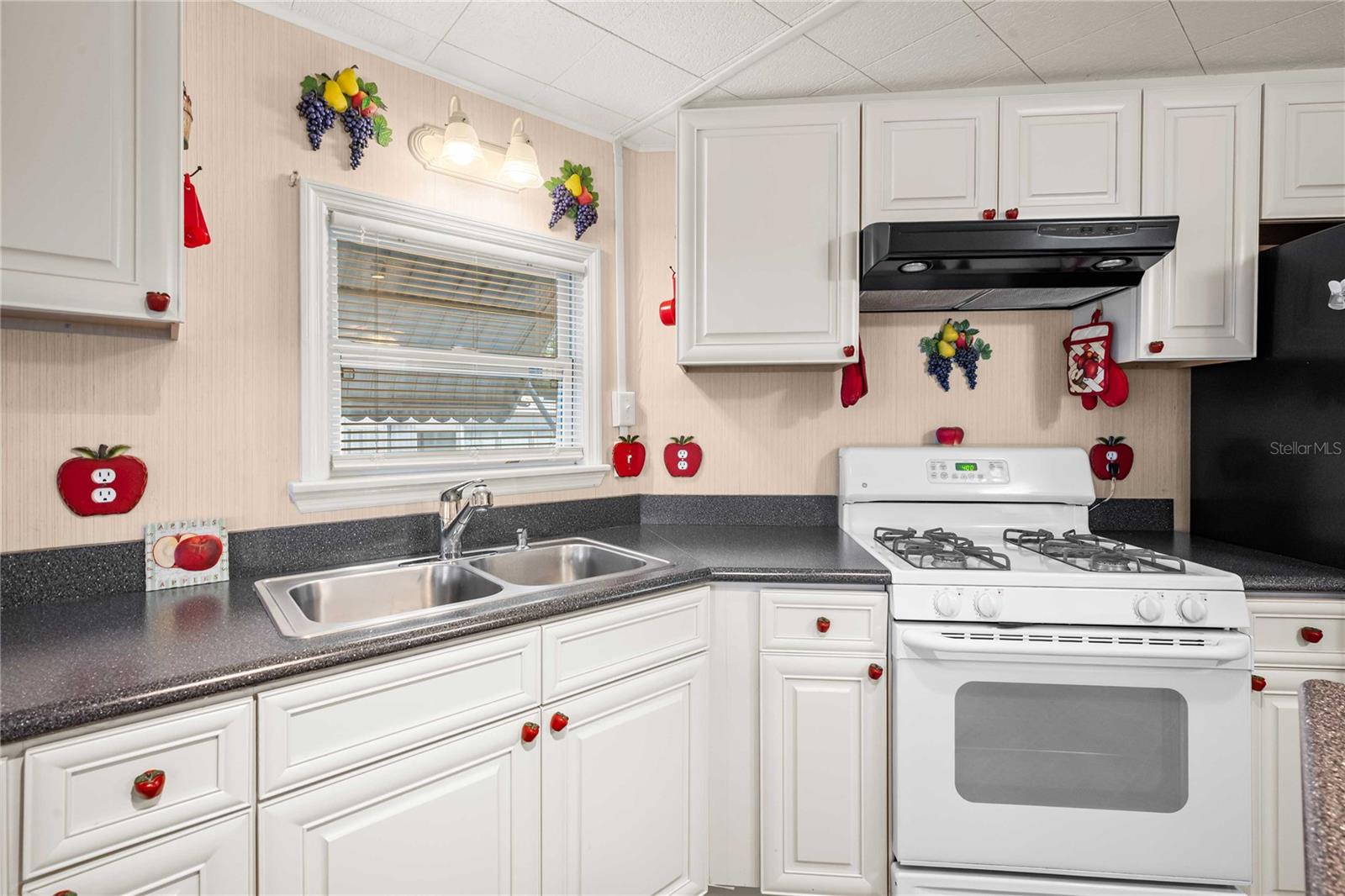 OAKS ROYAL MOBILE HOME SUB - Residential