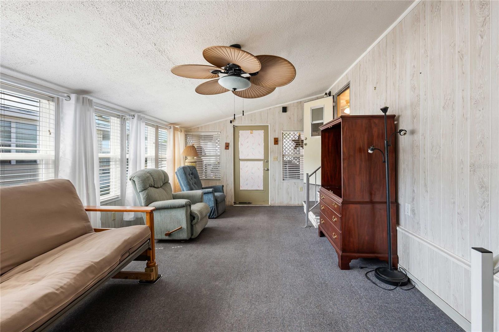 OAKS ROYAL MOBILE HOME SUB - Residential