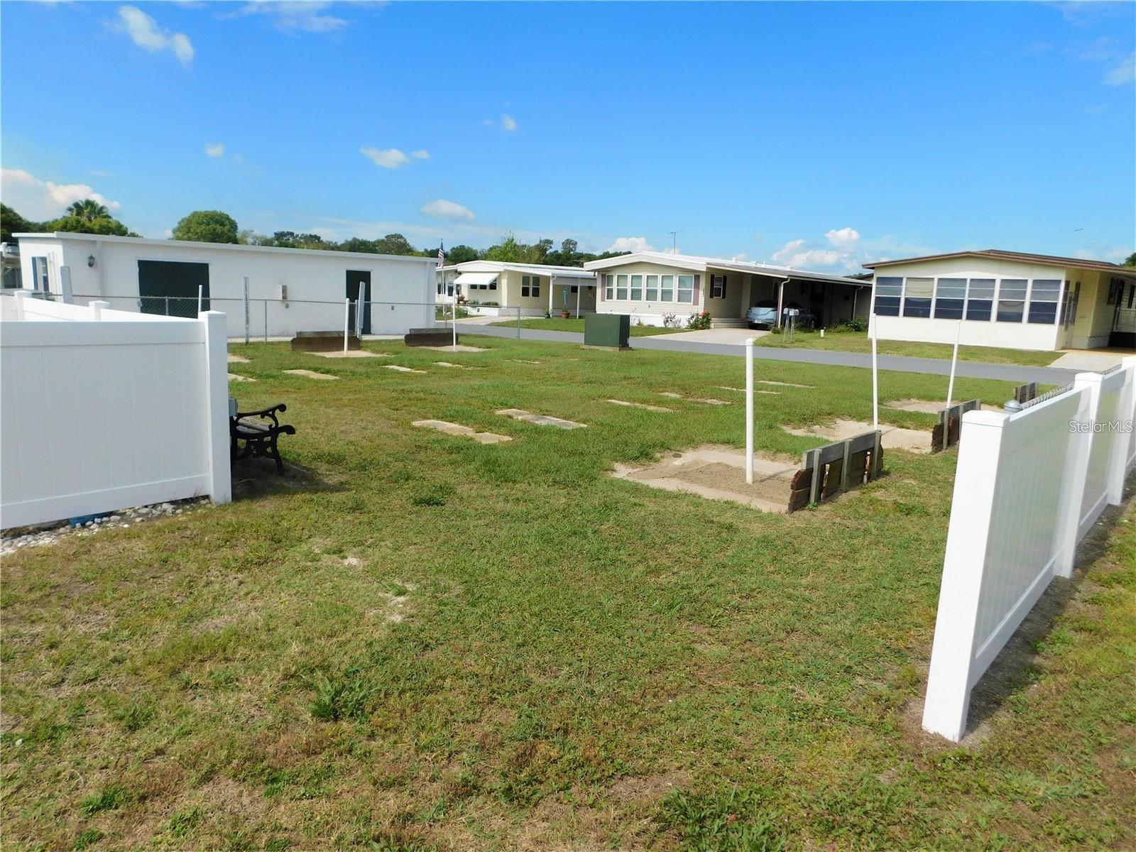 OAKS ROYAL MOBILE HOME SUB - Residential