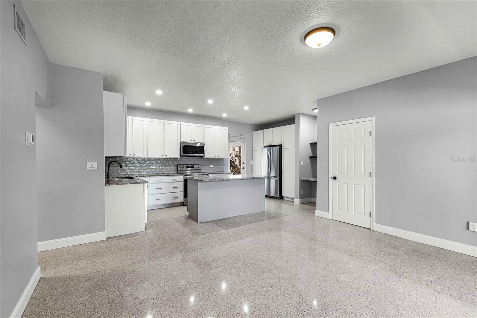 LAKE KILLARNEY CONDO - Residential