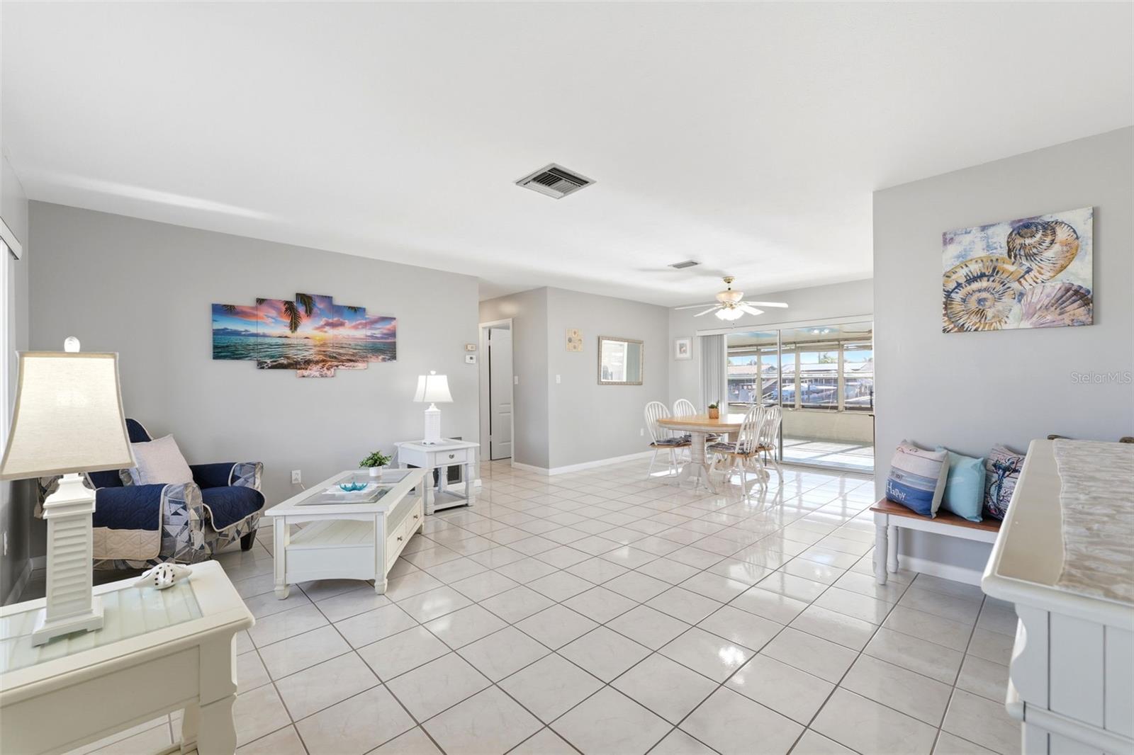 FLOR A MAR - Residential