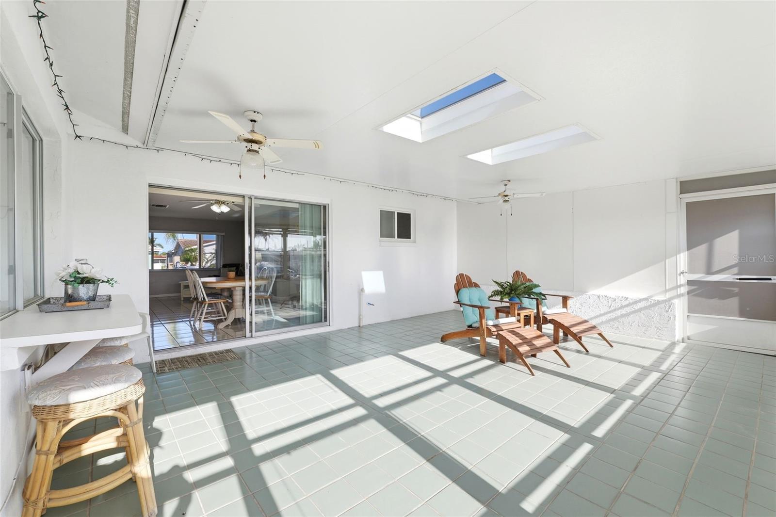 FLOR A MAR - Residential