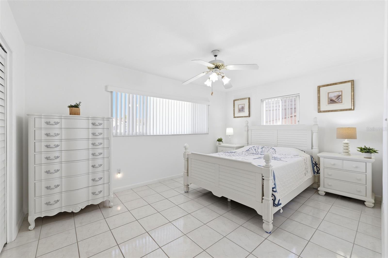 FLOR A MAR - Residential