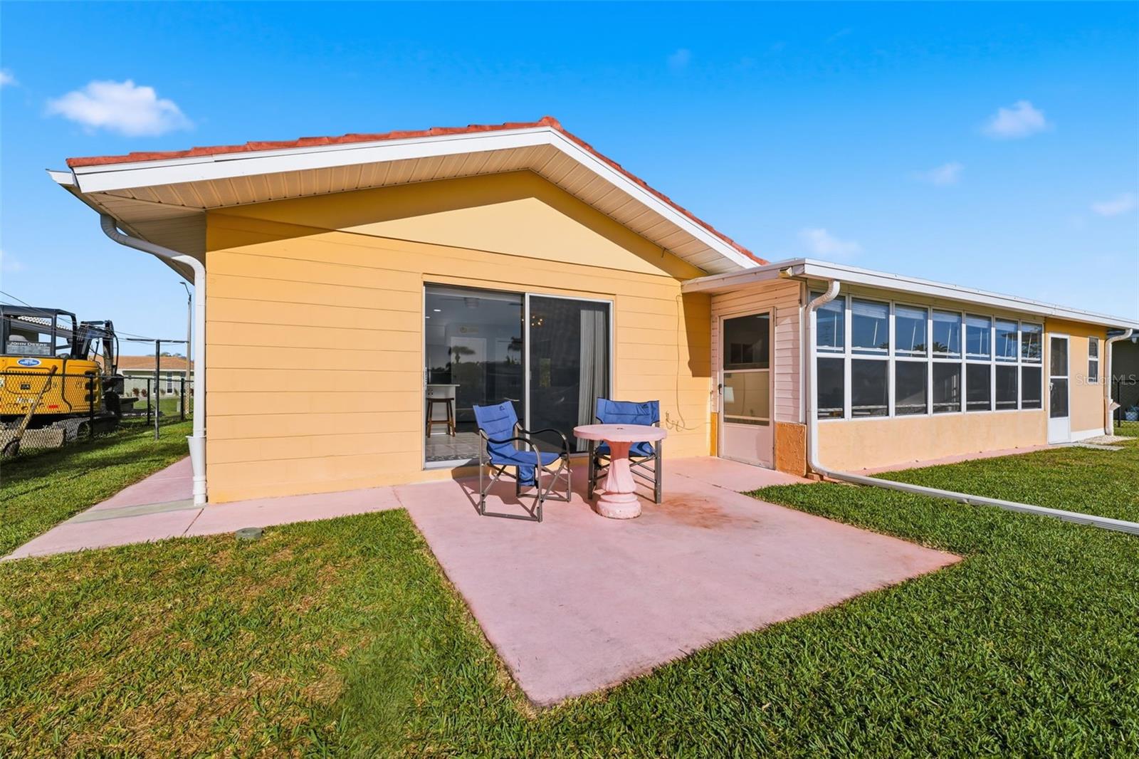 FLOR A MAR - Residential