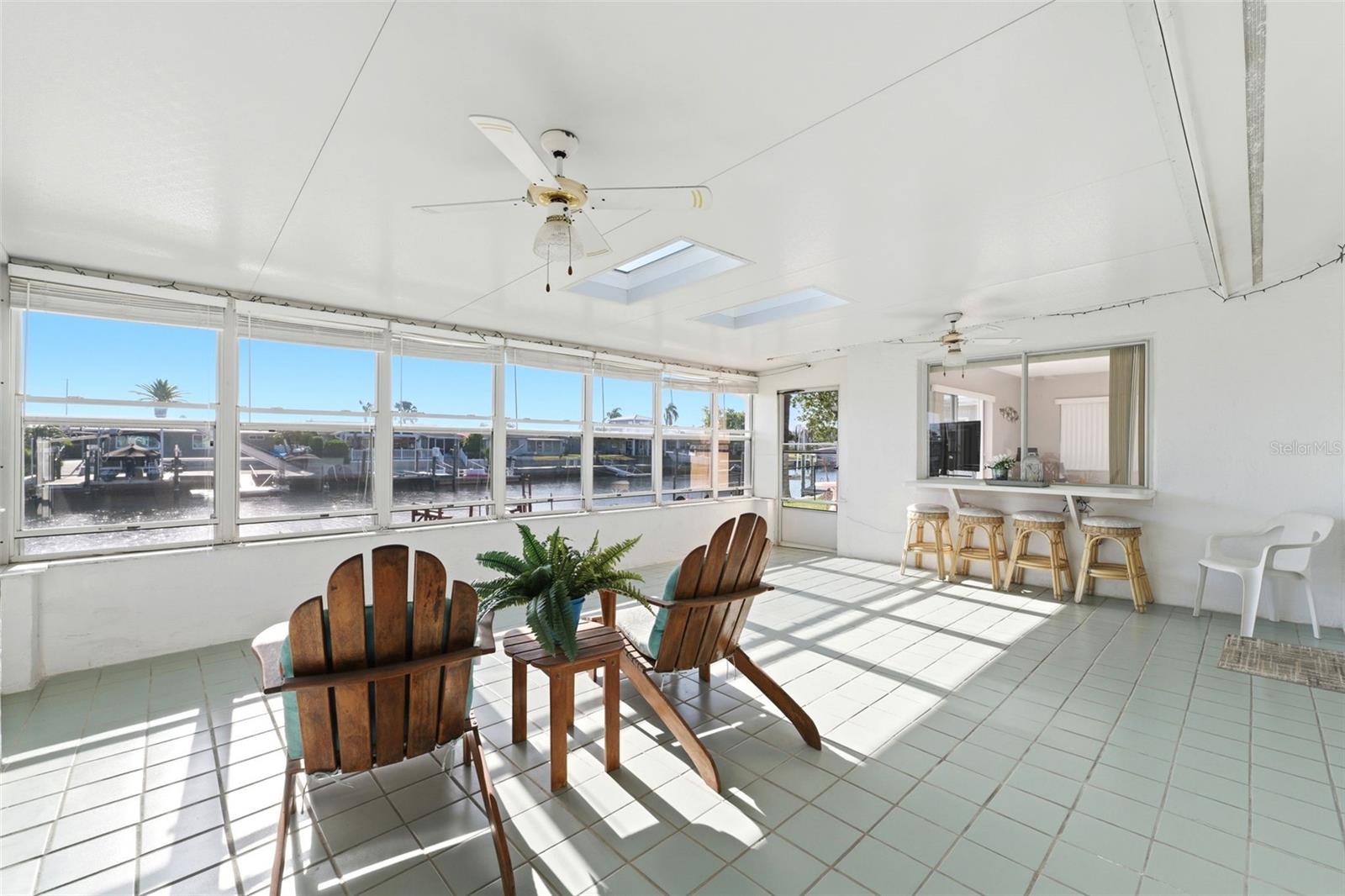 FLOR A MAR - Residential