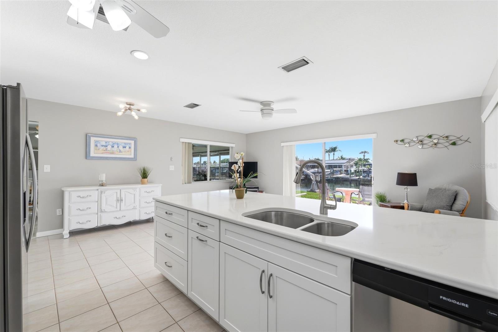 FLOR A MAR - Residential