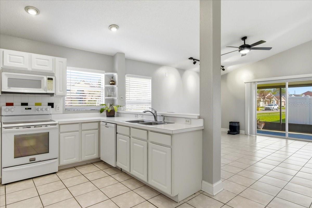 VILLAS AT HERITAGE PLACE 50 27 - Residential