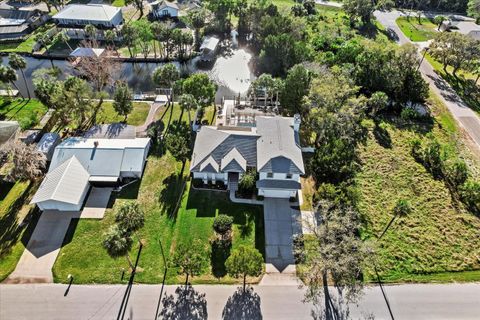 A home in CRYSTAL RIVER