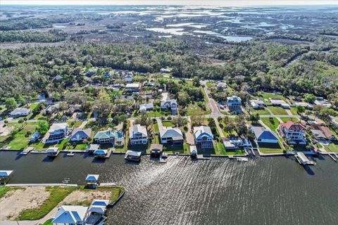 A home in CRYSTAL RIVER