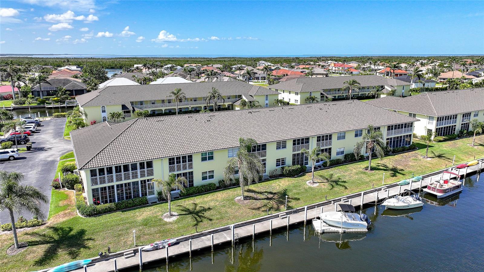 SPINNAKER POINT - Residential