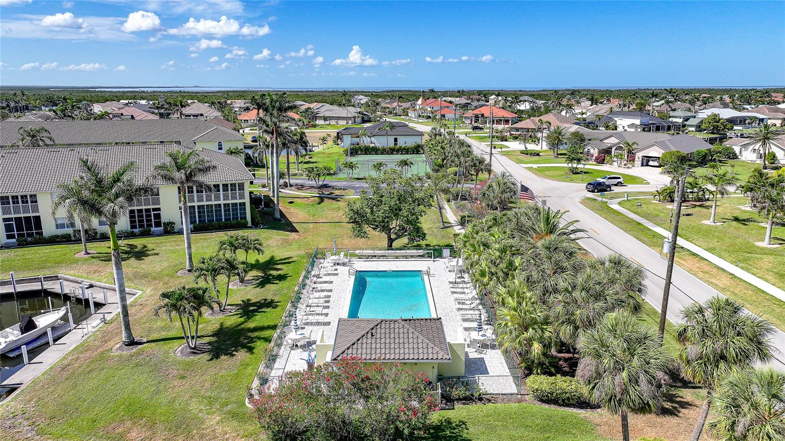 SPINNAKER POINT - Residential