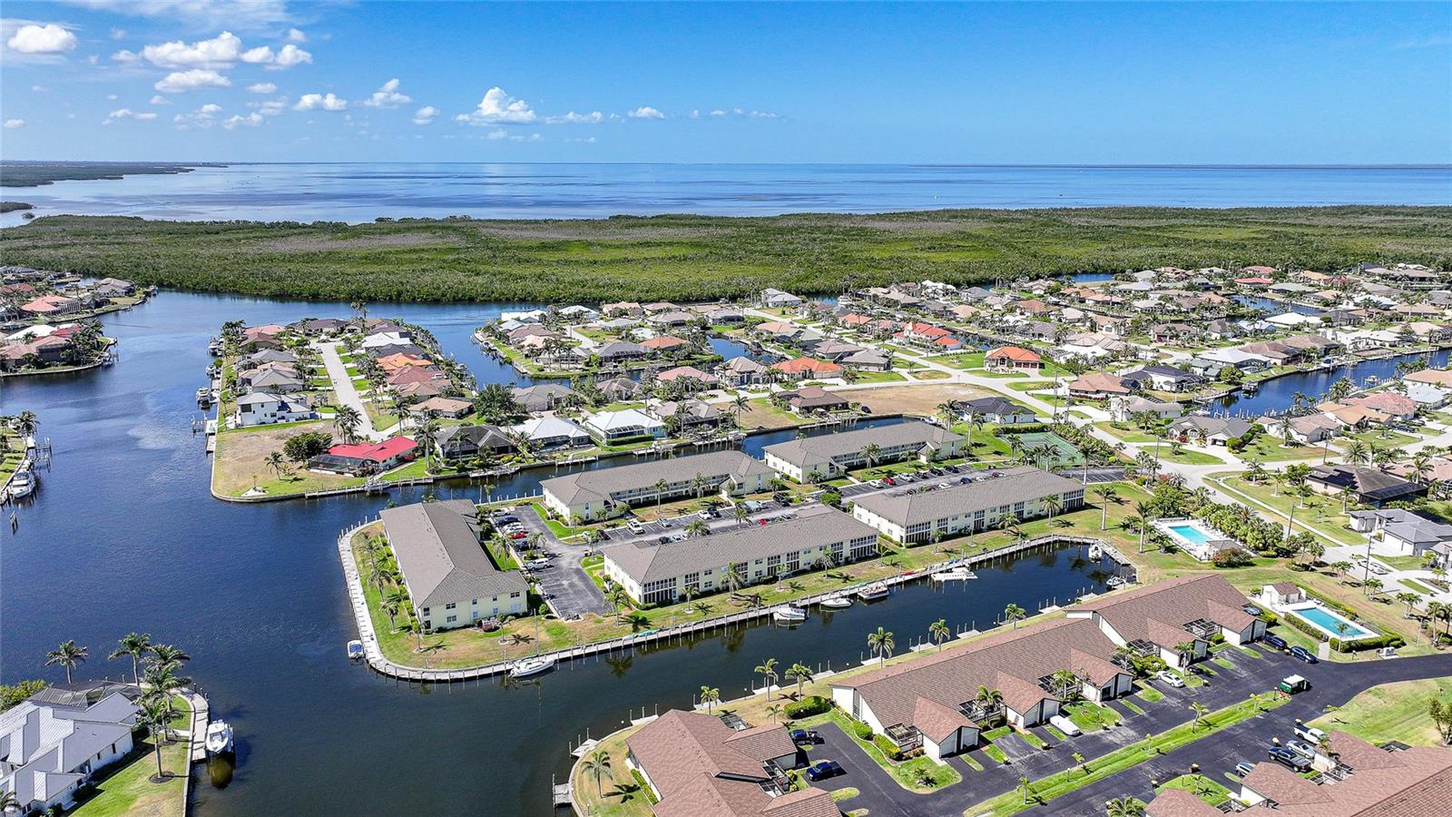 SPINNAKER POINT - Residential