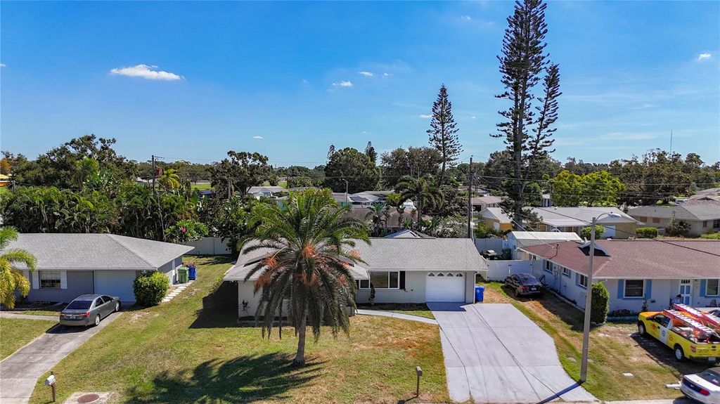 34205 - Bradenton community | Sarasota Real Estate 80 Photo of 3303 Cambridge Drive W, Bradenton, FL 34205 (MLS # A4668647)