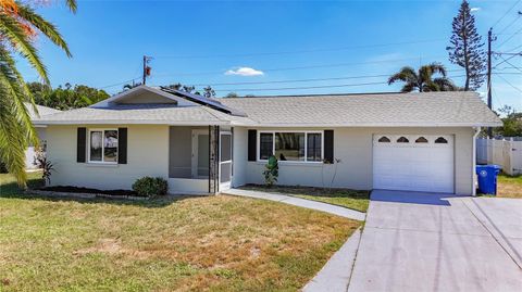 Photo of 3303 Cambridge Drive W, Bradenton, FL 34205 (MLS # A4668647)