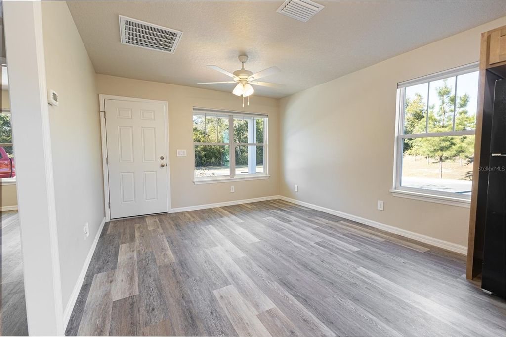 Photo of 1324 Cottage Circle, Tavares, FL 32778 (MLS # G5109209)