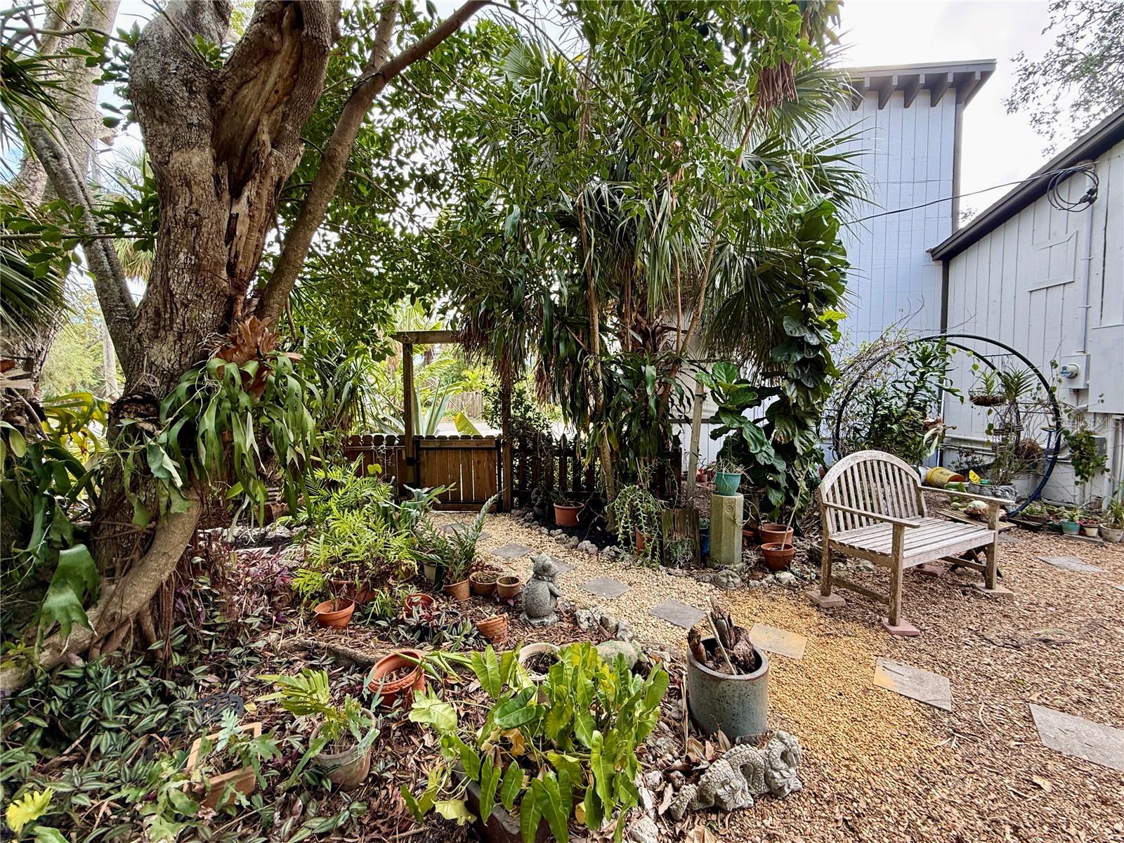 BAYOU OAKS - Residential