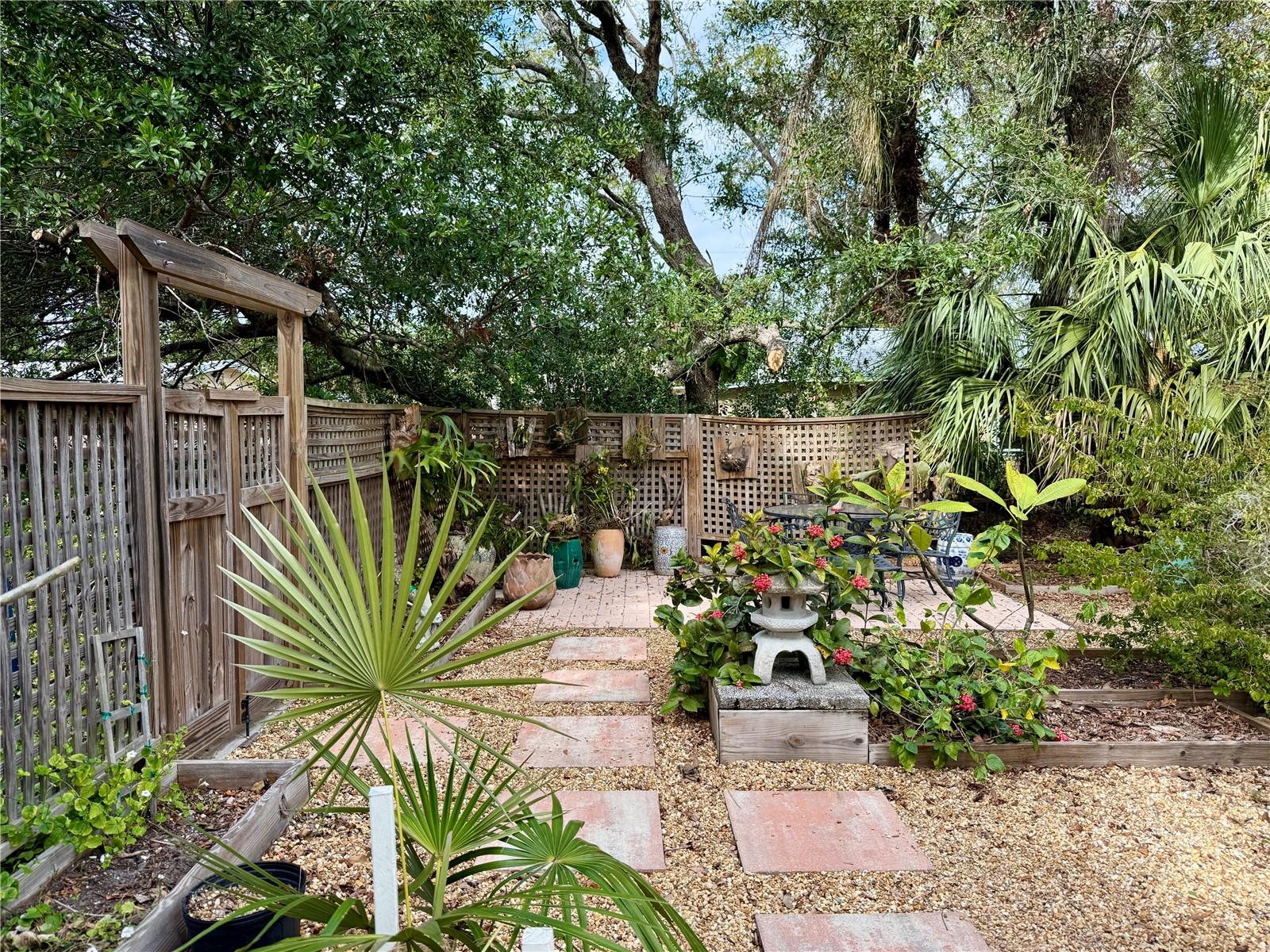 BAYOU OAKS - Residential